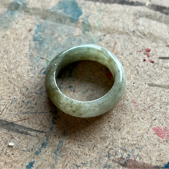 Real Jade ring - Picture 3 of 5